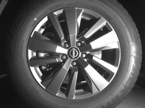Used 2025 Nissan Pathfinder SV FWD image 12