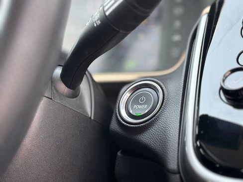 Used 2023 Chevrolet Bolt EUV LT image 23