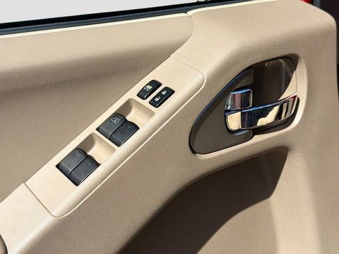 Certified 2017 Nissan Frontier SV w/ SV Value Truck Package image 18