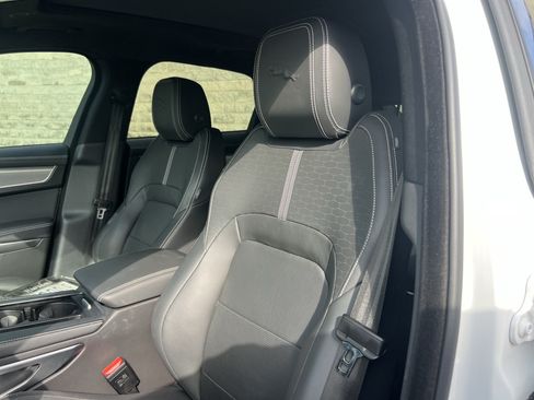 Used 2026 Jaguar F-PACE R-Dynamic S AWD/4WD image 17