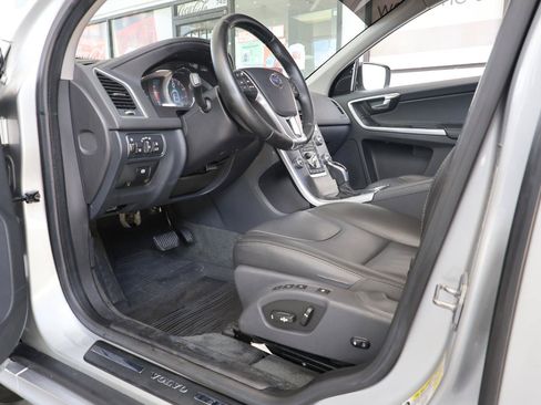 Used 2016 Volvo XC60 T5 Platinum FWD image 38