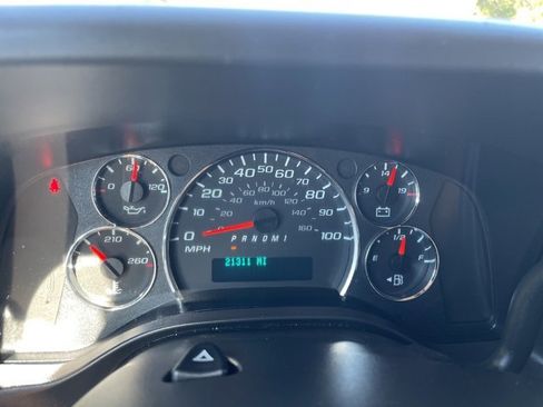Used 2024 Chevrolet Express 2500 w/ Driver Convenience Package image 28