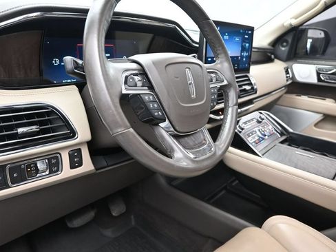 Used 2023 Lincoln Navigator Reserve AWD/4WD image 12