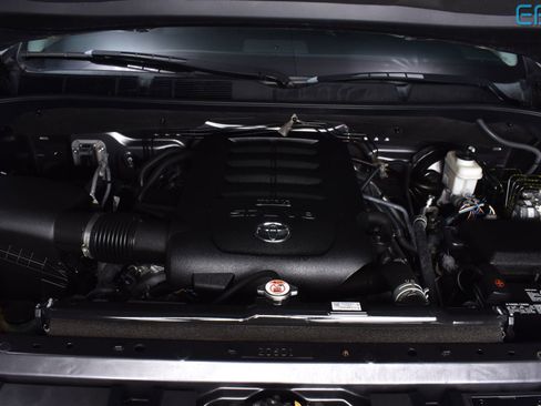 Used 2018 Toyota Tundra SR5 AWD/4WD image 9