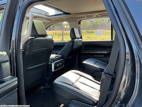 Used 2022 Ford Expedition XLT RWD image 13