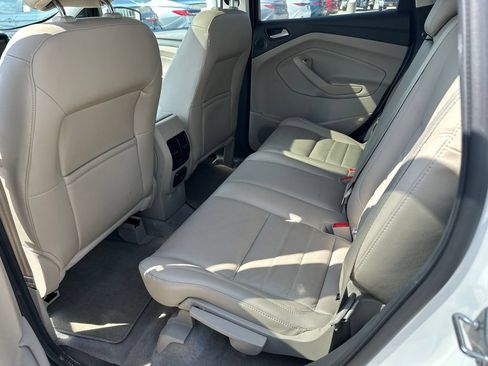 Used 2014 Ford Escape Titanium w/ Equipment Group 401A FWD image 9