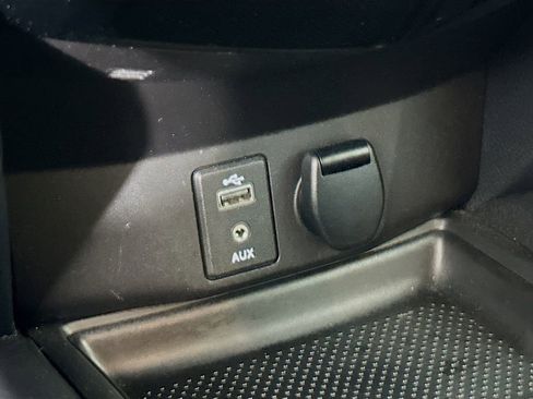 Used 2017 Nissan Rogue SV w/ Midnight Edition Package image 28