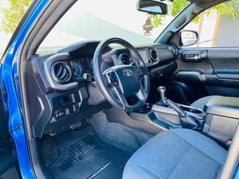 Used 2016 Toyota Tacoma TRD Sport RWD image 25