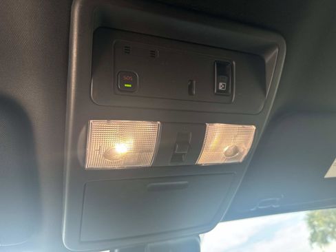 Used 2021 Nissan Titan PRO-4X w/ Pro-4x Convenience Package image 33