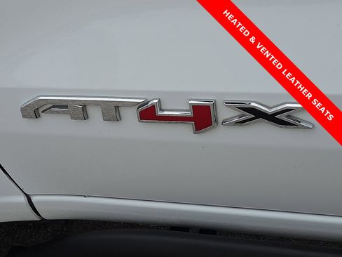 Used 2024 GMC Canyon AT4X AWD/4WD image 8