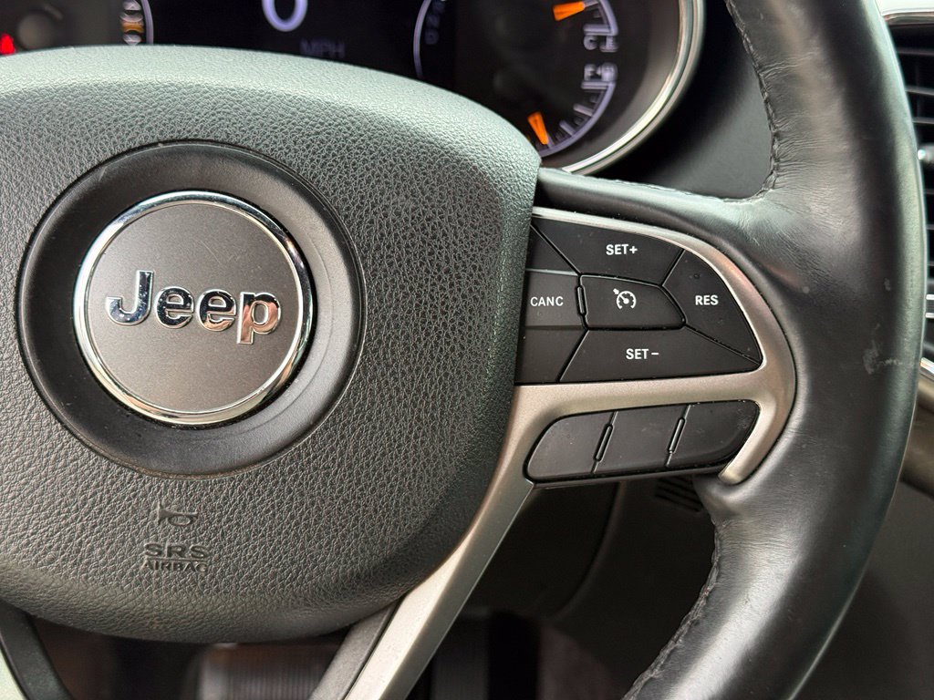 Used 2018 Jeep Grand Cherokee Altitude AWD/4WD image 16