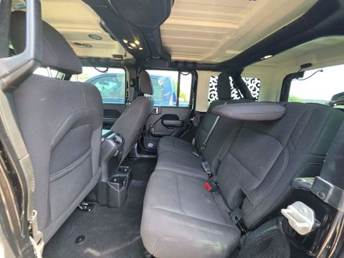 Used 2023 Jeep Wrangler Unlimited Sport AWD/4WD image 5