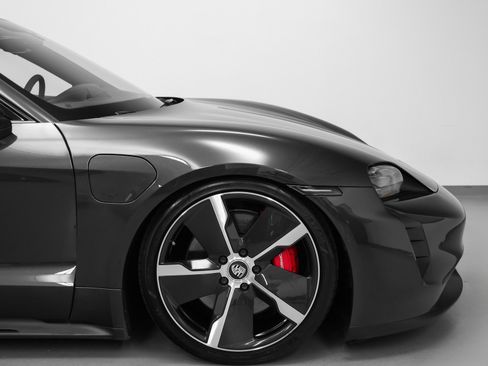 Used 2023 Porsche Taycan GTS image 14