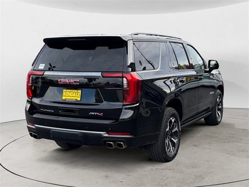 Used 2025 GMC Yukon AT4 w/ AT4 Premium Package image 7