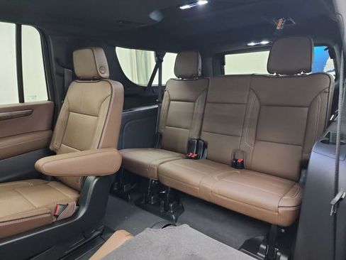 New 2026 Chevrolet Suburban High Country w/ Sun And Tow Package image 27