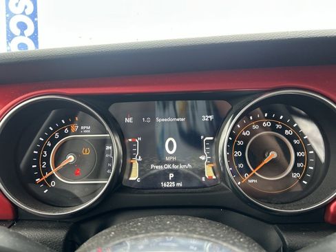 Used 2023 Jeep Gladiator Rubicon w/ LED Lighting Group image 18