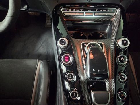 Used 2018 Mercedes-Benz AMG GT R image 22