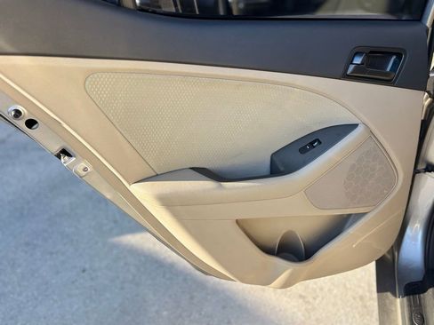 Used 2012 Kia Optima LX image 18