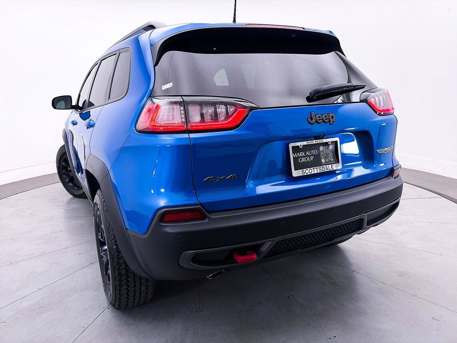 Used 2019 Jeep Cherokee Trailhawk w/ Cold Weather Group AWD/4WD image 5