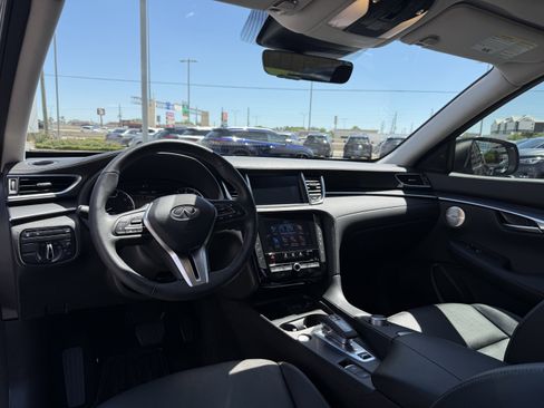 Certified 2025 INFINITI QX50 Luxe image 15