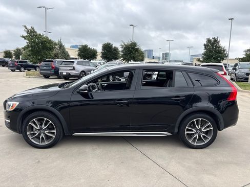 Used 2017 Volvo V60 T5 Cross Country w/ Convenience Package AWD/4WD image 8