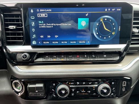 Certified 2022 Chevrolet Silverado 1500 High Country w/ Technology Package image 13