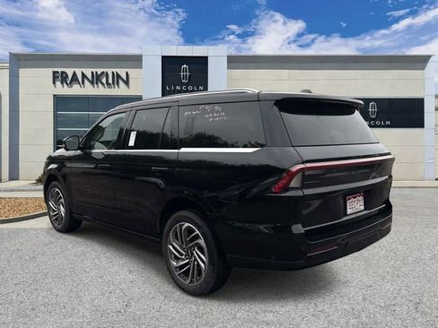 Certified 2025 Lincoln Navigator Reserve AWD/4WD image 5