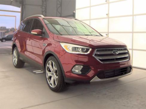 Used 2019 Ford Escape Titanium FWD image 3