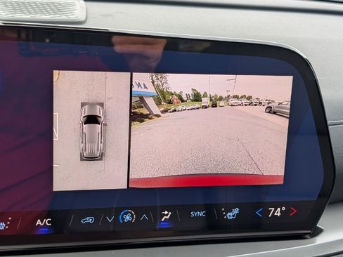 New 2026 Chevrolet Traverse LT w/ Enhanced Driving Package image 29