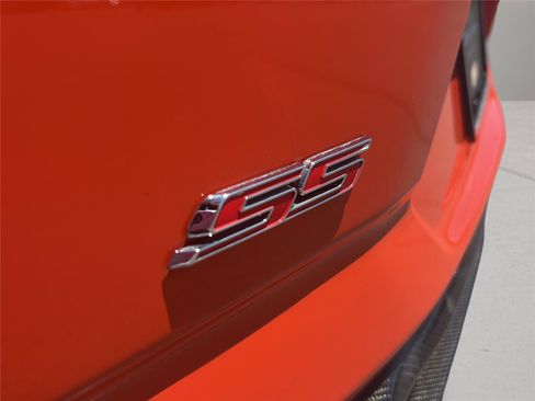 Used 2020 Chevrolet Camaro SS RWD image 29
