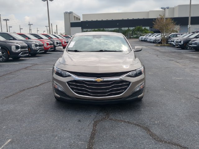 Used 2025 Chevrolet Malibu LT FWD image 3