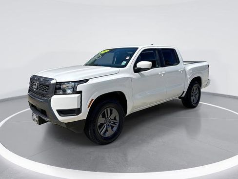 Certified 2025 Nissan Frontier SV RWD image 1