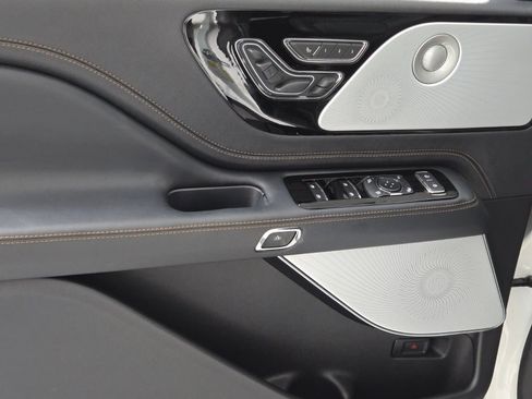 Certified 2025 Lincoln Aviator Black Label image 21