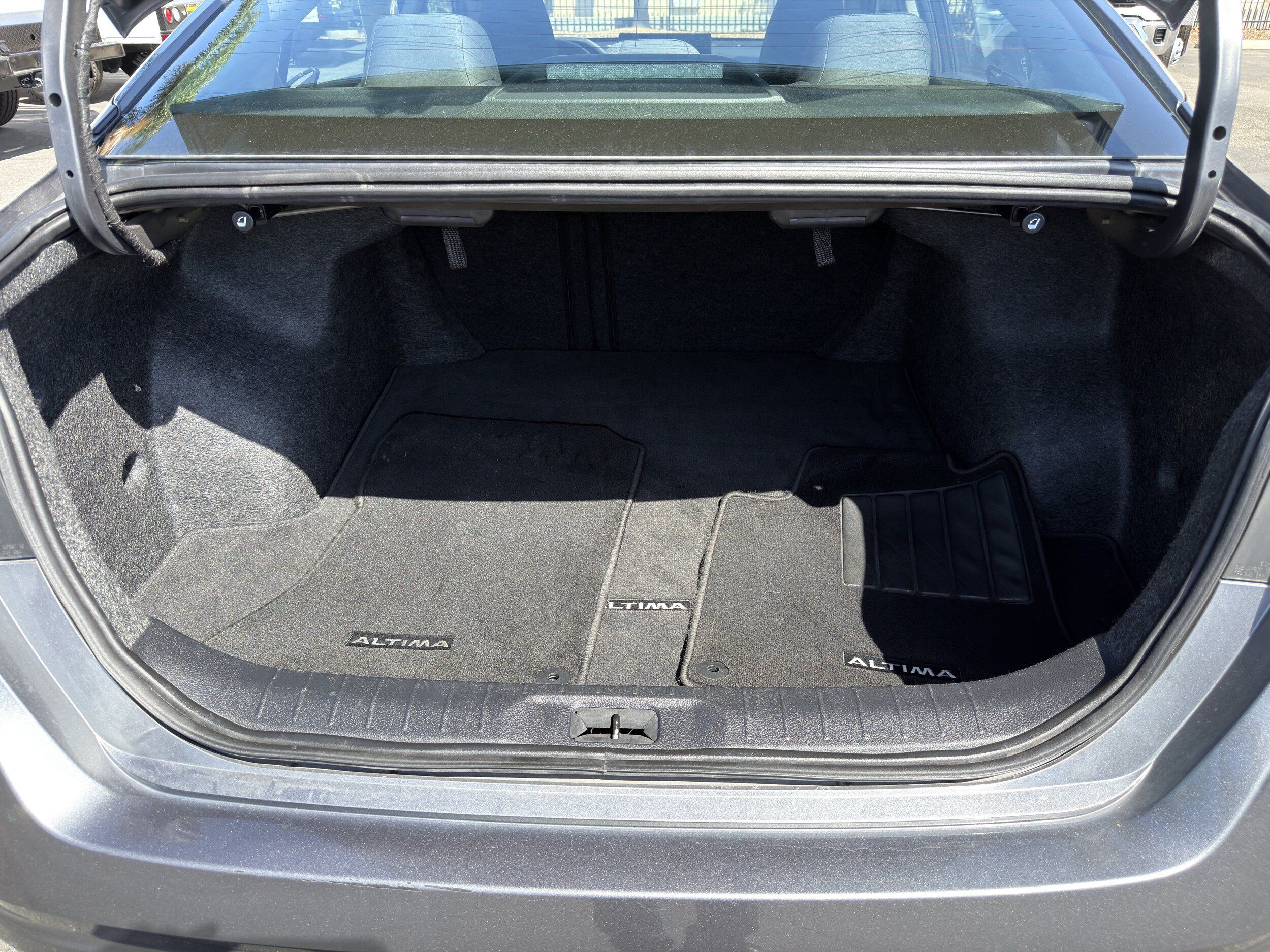 Used 2024 Nissan Altima 2.5 SV w/ SV Premium Package FWD image 15