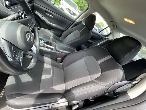 Used 2022 Nissan Sentra SV FWD image 13