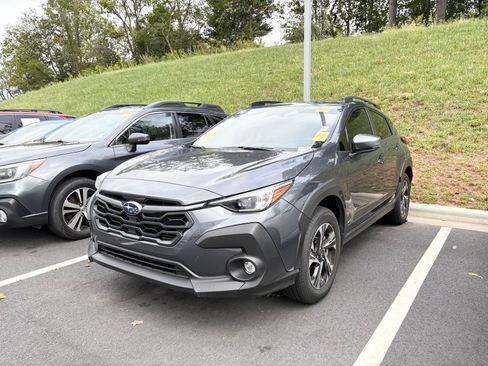 Used 2024 Subaru Crosstrek 2.0i Premium AWD/4WD image 3