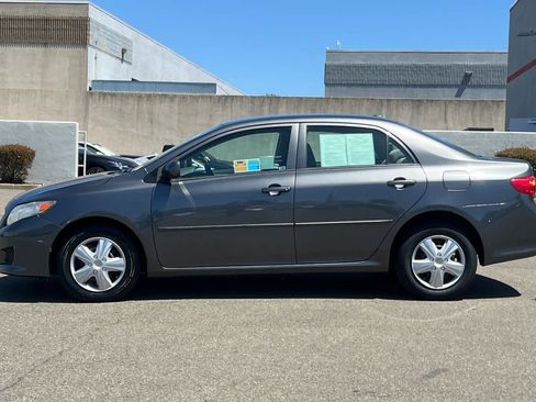 Used 2010 Toyota Corolla LE FWD image 9
