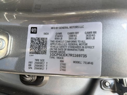 Used 2024 Chevrolet Colorado LT w/ LT Convenience Package II image 34