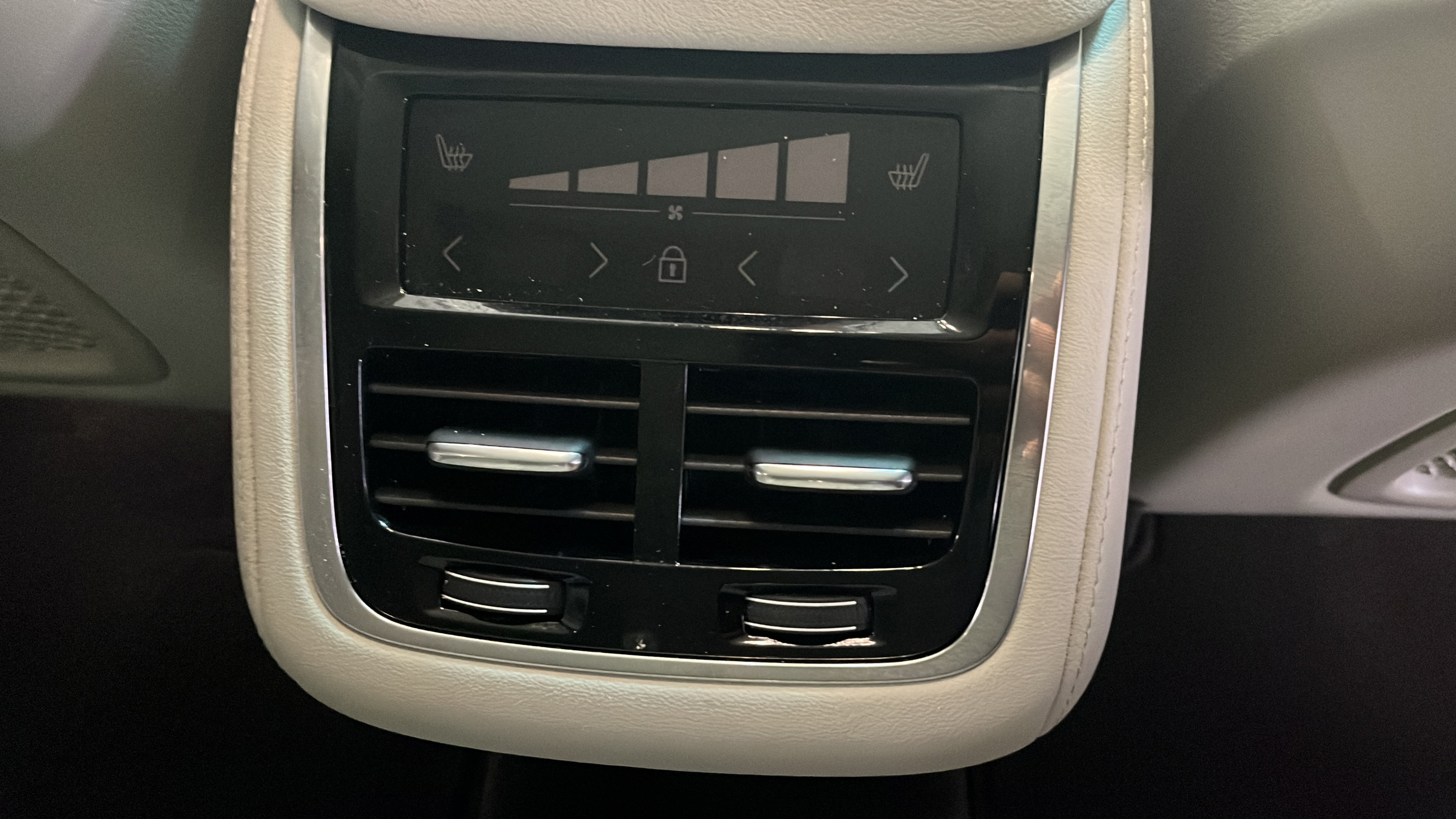 Certified 2026 Volvo XC90 B6 Ultra w/ Protection Package AWD/4WD image 20