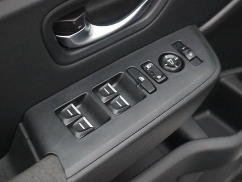 Used 2025 Honda Pilot Sport image 13