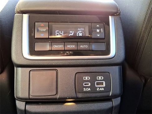 Used 2023 Subaru Ascent Premium w/ Convenience Package image 13