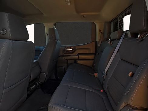 Used 2022 Chevrolet Silverado 1500 LT w/ Z71 Off-Road Package AWD/4WD image 8