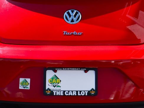 Used 2018 Volkswagen Beetle 2.0T SE image 26