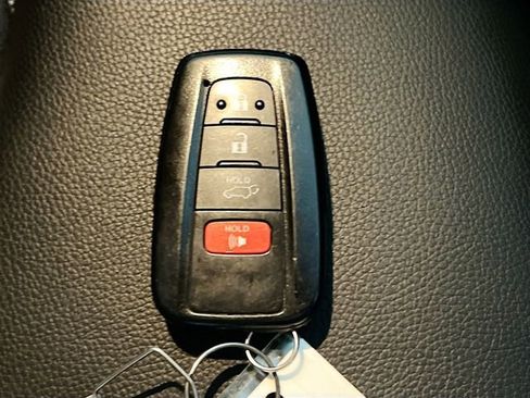 Used 2023 Toyota Highlander XSE FWD image 33