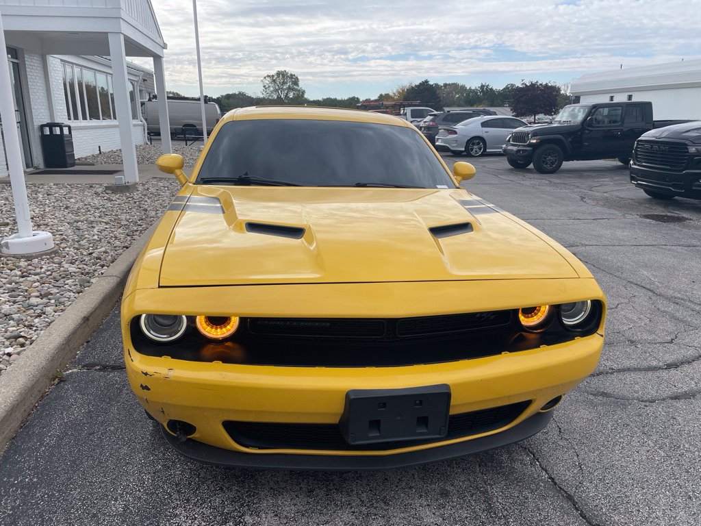 Used 2017 Dodge Challenger R/T w/ Blacktop Package RWD image 2