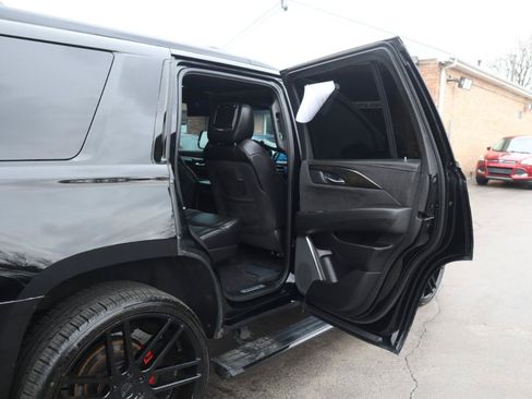 Used 2017 Cadillac Escalade Platinum AWD/4WD image 14