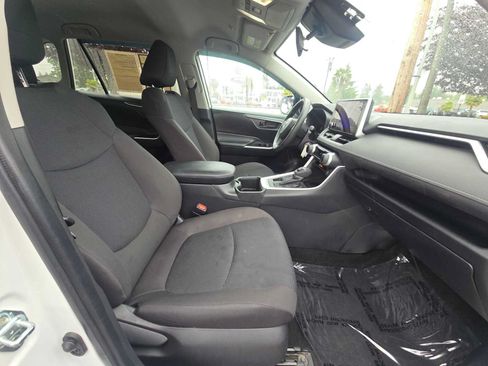 Used 2024 Toyota RAV4 LE AWD/4WD image 11