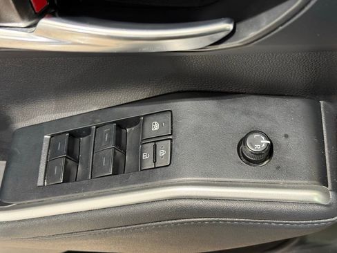 Certified 2024 Toyota Highlander XLE image 16