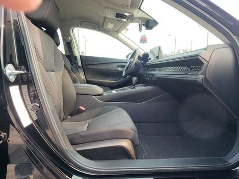 Used 2025 Honda Accord LX image 10