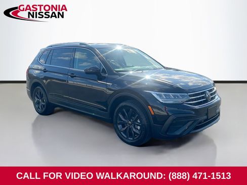 Used 2024 Volkswagen Tiguan SE image 1